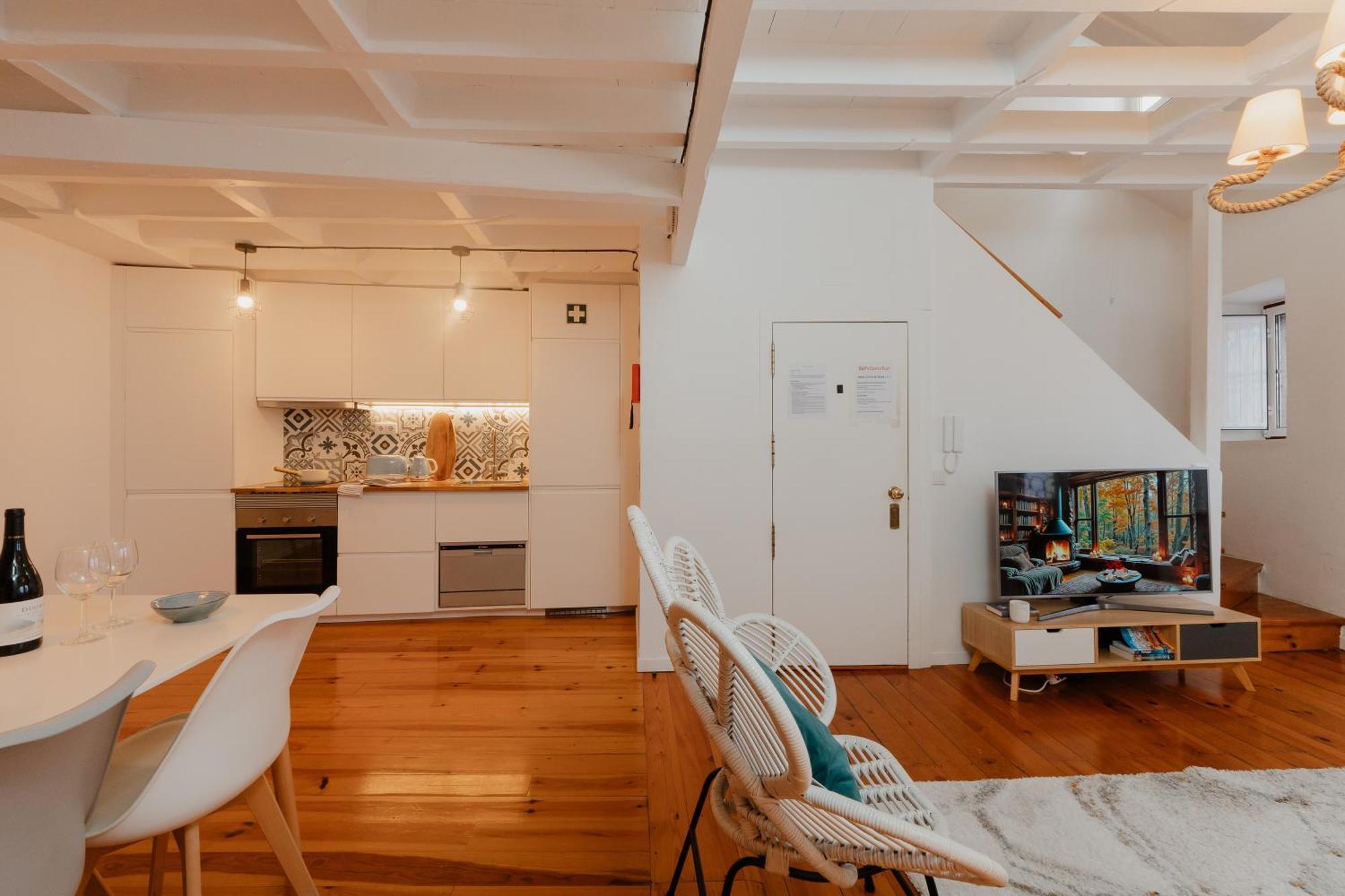 Appartement Stylish Getaway In A Mezzanine Flat By The Castle Lisboa