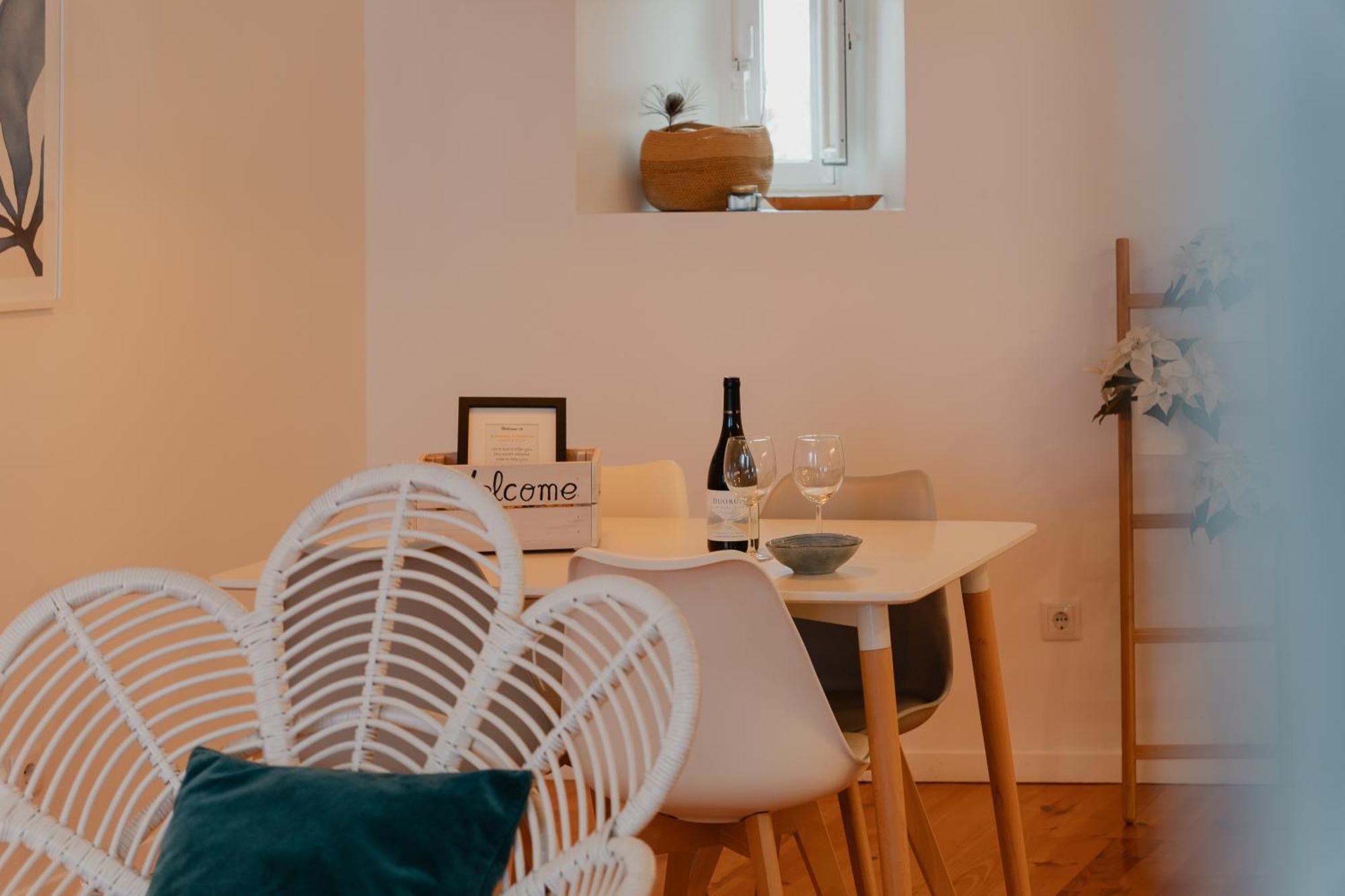 Stylish Getaway In A Mezzanine Flat By The Castle Appartement