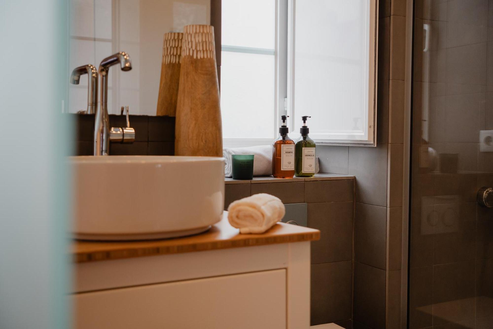 Appartement Stylish Getaway In A Mezzanine Flat By The Castle Lisboa