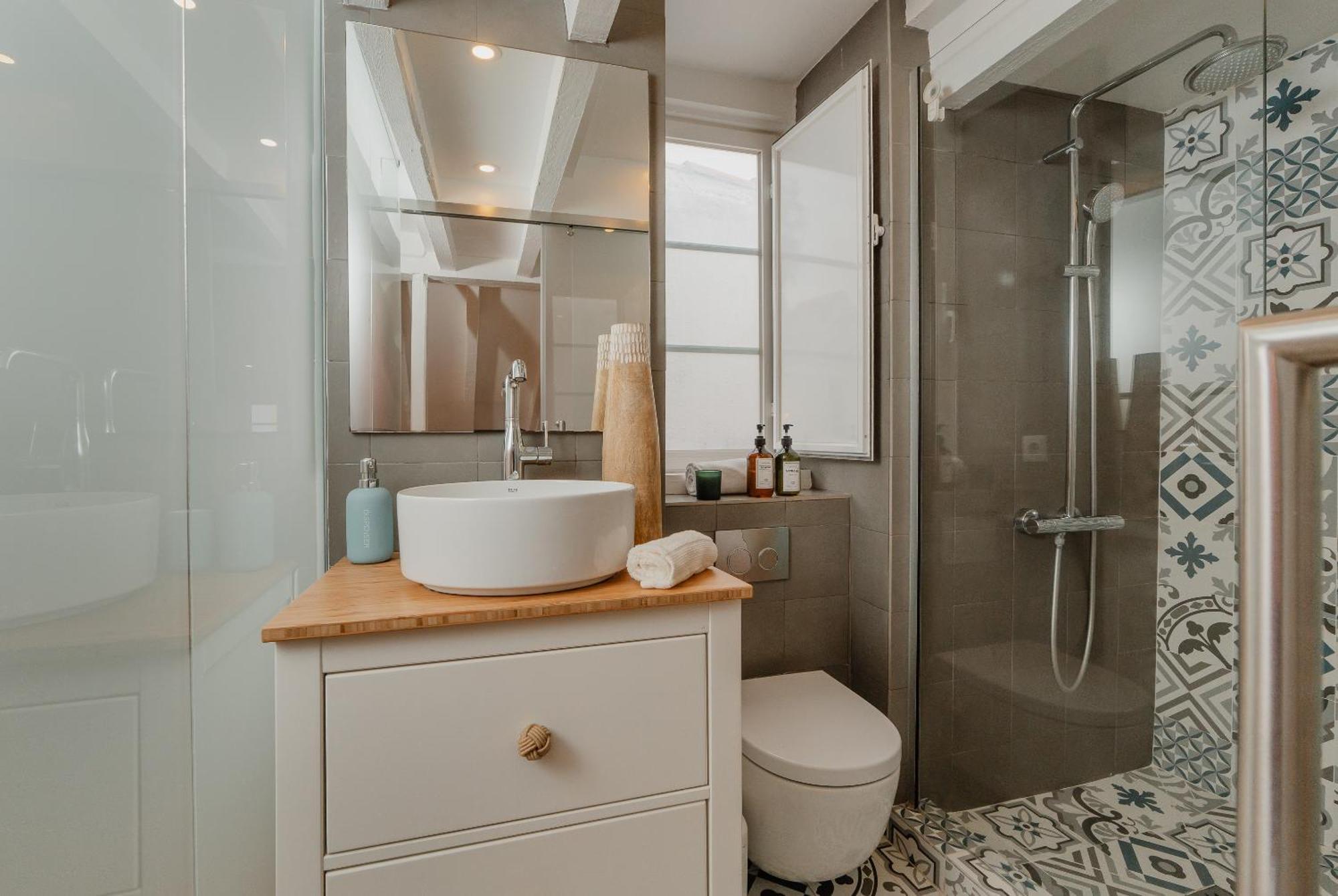 Appartement Stylish Getaway In A Mezzanine Flat By The Castle