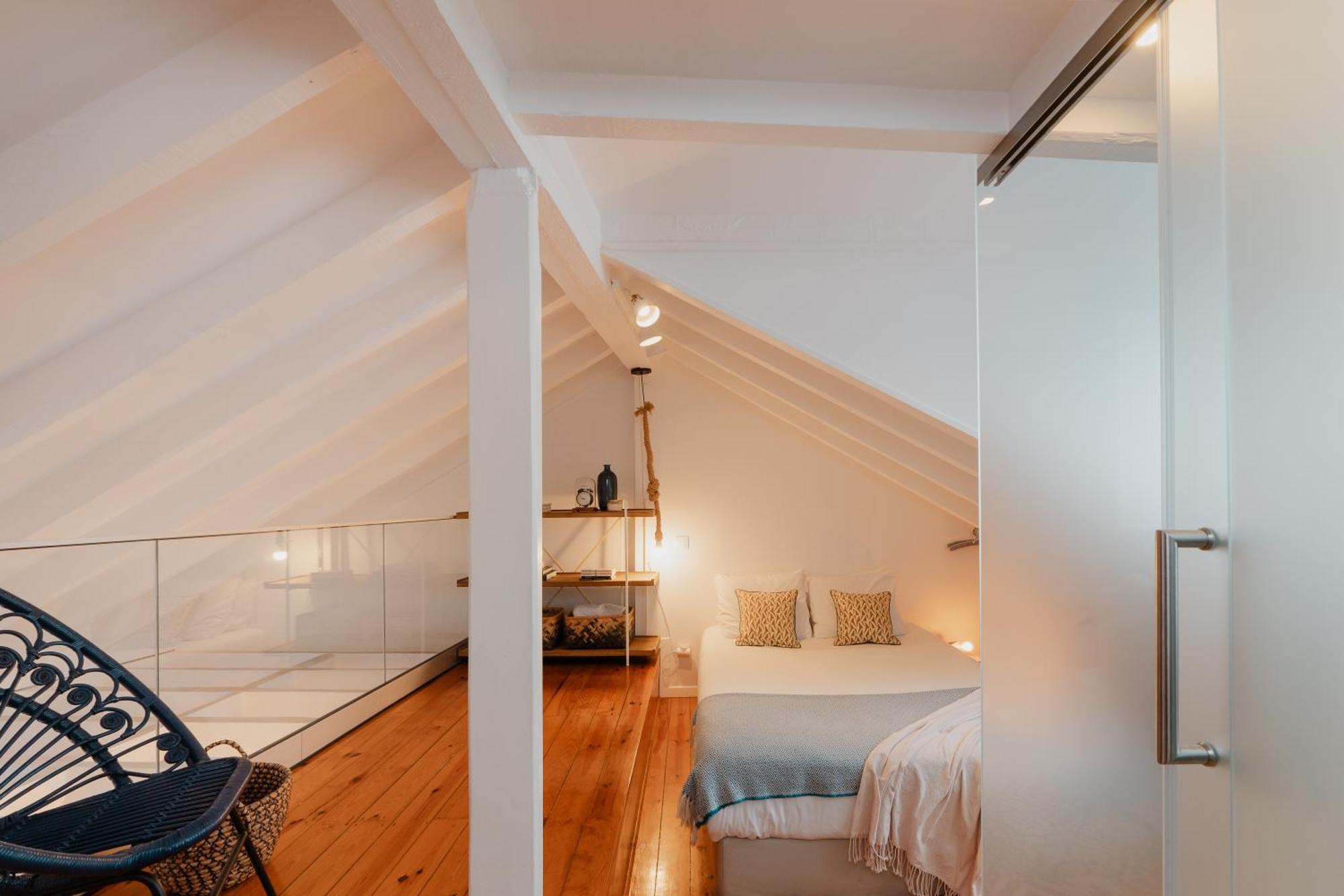 Stylish Getaway In A Mezzanine Flat By The Castle Appartement Lisboa